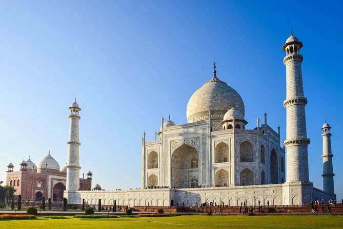 1-Day Trip to Taj Mahal and Agra from Mumbai with Both side Commercial Flights - Quick hits before you go