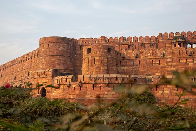 1-Day Trip to Taj Mahal and Agra from Mumbai with Both side Commercial Flights - Lunch and the midday heat reality check