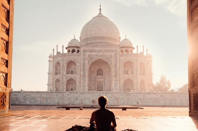 1-Day Trip to Taj Mahal and Agra from Mumbai with Both side Commercial Flights - Value for $550: what you’re really paying for