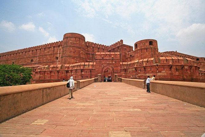 2-Day Tour to The Taj Mahal, Agra from Mumbai with Both Side Commercial Flights - Day 1: Mumbai to Agra, then Mehtab Bagh at dusk