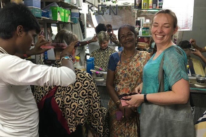 Best of Dharavi Slum with Market Tour - Mahim lather work: why bags and wallets are more than souvenirs