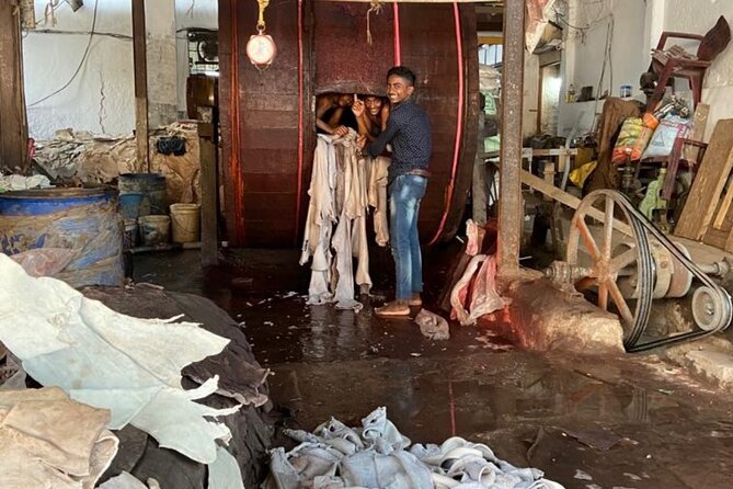 Best of Dharavi Slum with Market Tour - What to expect on the ground: timing, walking pace, and group size