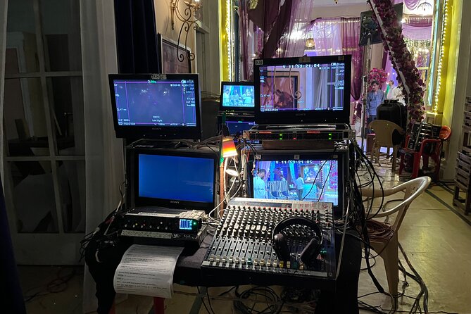 Bollywood Studio Tour with Guide and Transport - Entering the real Bollywood machine at Saki Naka
