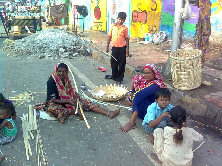 Bollywood tour with Slum Tour & Dance show - Dharavi First: The Point Is to See How Life Works