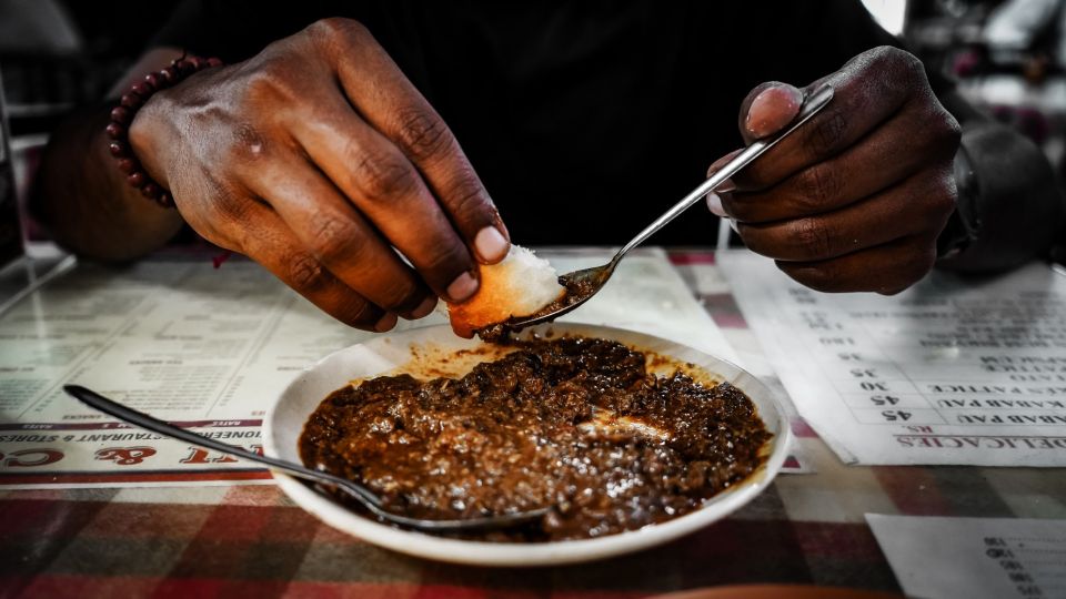 Bombay Express Mumbai Food Tour with 15+ Tastings - Mangaldas area: seeing local life between meals