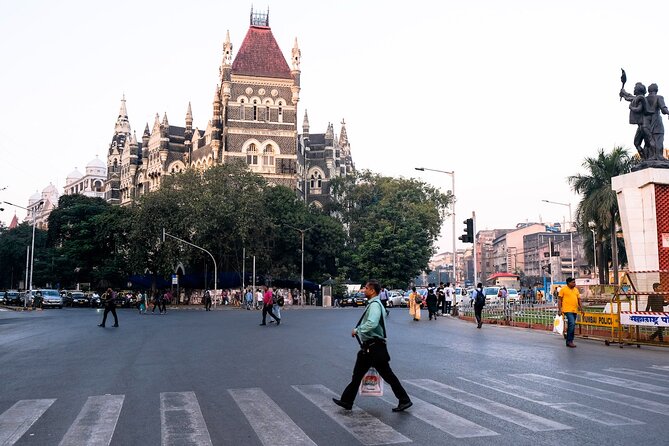 Bombay Fort Heritage Walking Tour - Stop 1: Gateway of India at the waterfront
