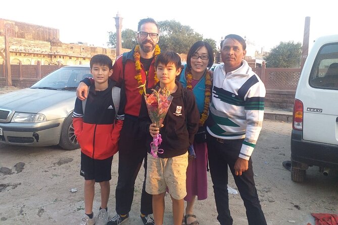 Chauffeured vehicles and related services throughout India - Taj Mahal on-site: how to get the most from your 2 hours