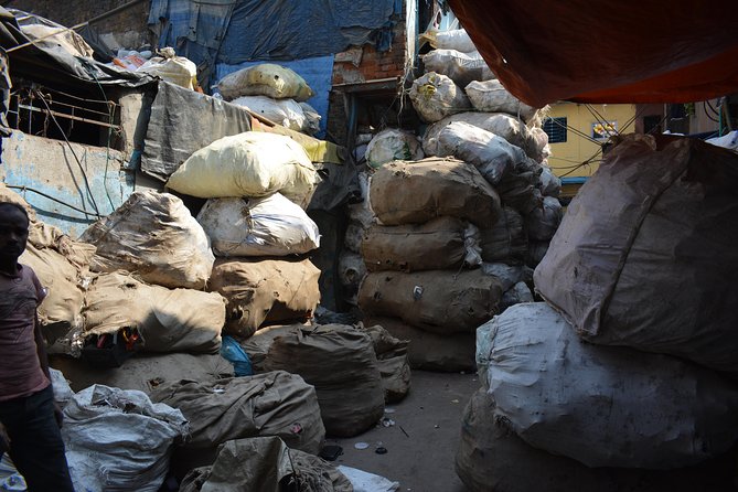 Dharavi slum tour in Mumbai by Female tour guides of the slum - Who this Dharavi tour is best for