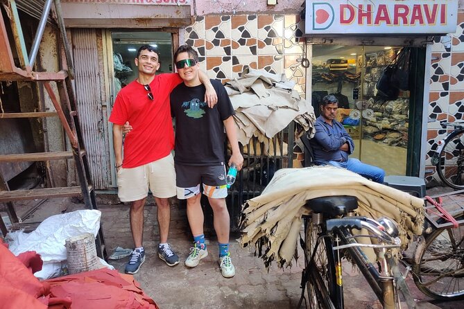 Dharavi slum tour in Mumbai by Female tour guides of the slum - The short add-on stop: Magical Mumbai Tours for about 20 minutes