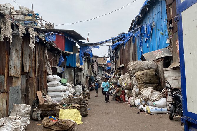 Dharavi Slum tour in Mumbai by local resident - The Time Window: 2 to 3 Hours of Guided Walking
