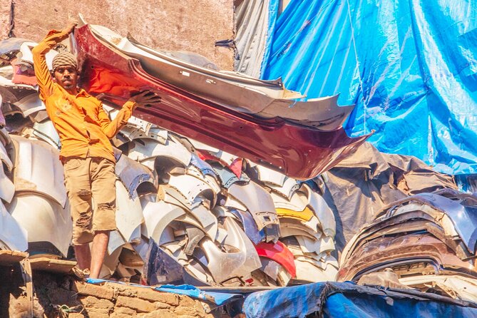 Dharavi Slum Walking Tour: Daily Life in Asia's Largest Slum - Meeting at Third Wave Coffee and the smart rhythm of a short tour
