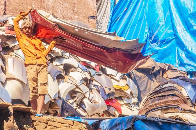 Dharavi Slum Walking Tour: Daily Life in Asia's Largest Slum - Kumbharwada potters’ colony: seeing tradition at work