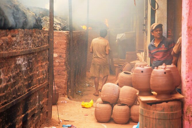Dharavi Slum Walking Tour: Daily Life in Asia's Largest Slum - Your guide matters: what you can expect from the people leading the walk