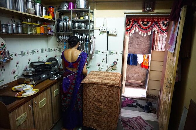 Dharavi Tour and Family Lunch - A 3-Hour Walk Through Dharavi’s Real-Money Economy
