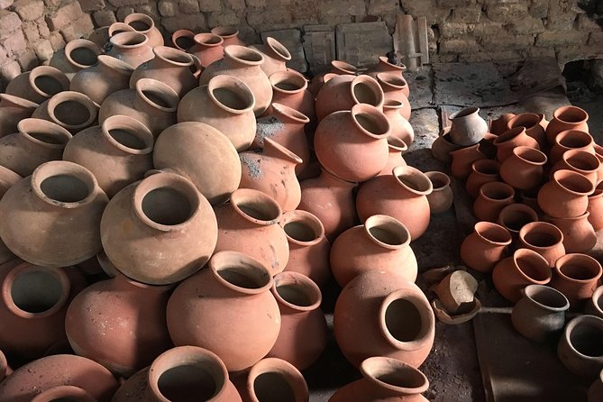 Dharavi Tour & Pottery Workshop - Stop 1 in Dharavi: Working Businesses and Street Art on Foot