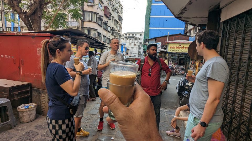 Discover Mumbai's street & beach with Vegetarian food tour - Churchgate Khau Galli Tastings: Vada Pav, Dosa, and Bombay Sandwich