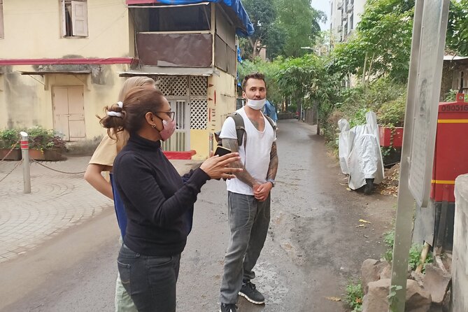 Discover the Hidden Gems of Bandra on an Engaging Walking Tour - Stop 2: Ranwar and the original 24 pakhadis of Bandra