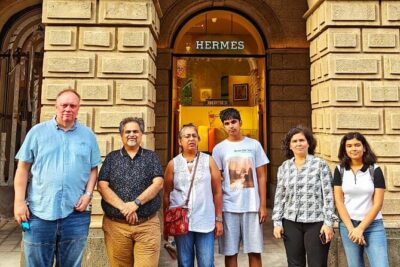 Group Guided Walking Tour in Fort and Colaba - Start at the Asiatic Society and Town Hall: Colonial-Era Turns That Still Show