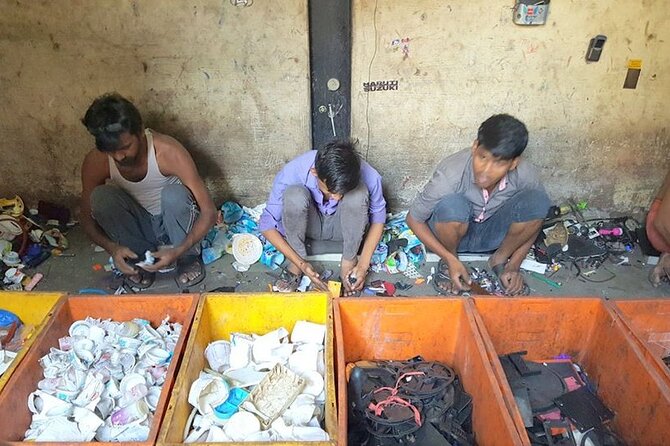 Group Tour of Dharavi Slum walk with local Guide - Comfort, Etiquette, and Questions That Make the Walk Better