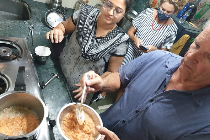 Indian Curry 5-Hour Cooking Classes In Mumbai - The Home Kitchen Setup: How the Chef Guides You