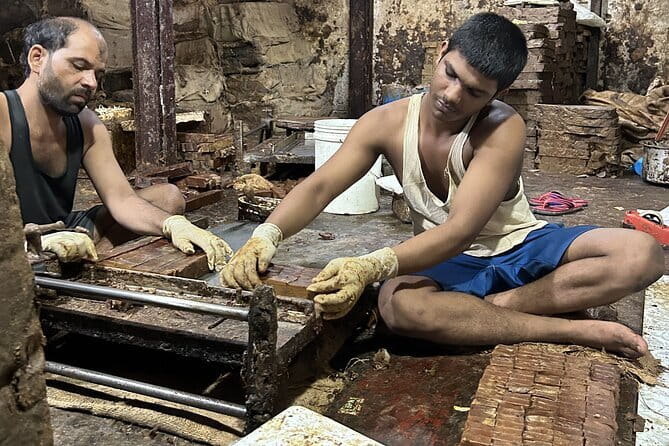 Inside Dharavi: A Unique Slum Tour with an Local Guide - Inside Dharavi: what you actually see during the walk