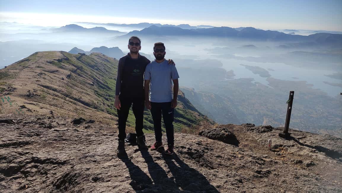 Kalsubai Hike (Midnight Pickup) - The long drive in AC: comfy start, early wake-up vibe