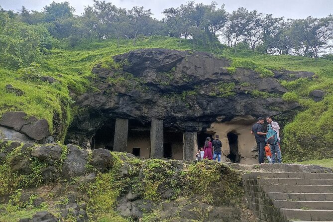 Mumbai City Sightseeing with Elephanta Caves Full Day Tour - Crawford Market and Colaba Causeway: shopping with a plan