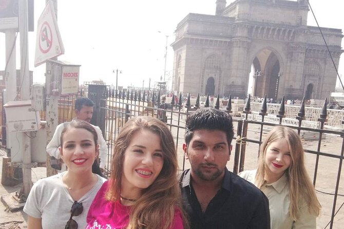 Mumbai City Tour - Gateway of India: the photo icon, plus the surrounding story
