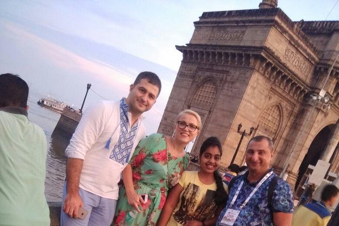 Mumbai City Tour with Ferry Ride and Dharavi Slum - Getting to the sights: hotel pickup, private AC, and Mumbai traffic