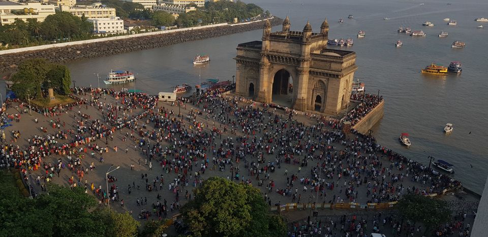 Mumbai City Tour with multiple options - Starting at PizzaExpress: an easy launch into South Mumbai