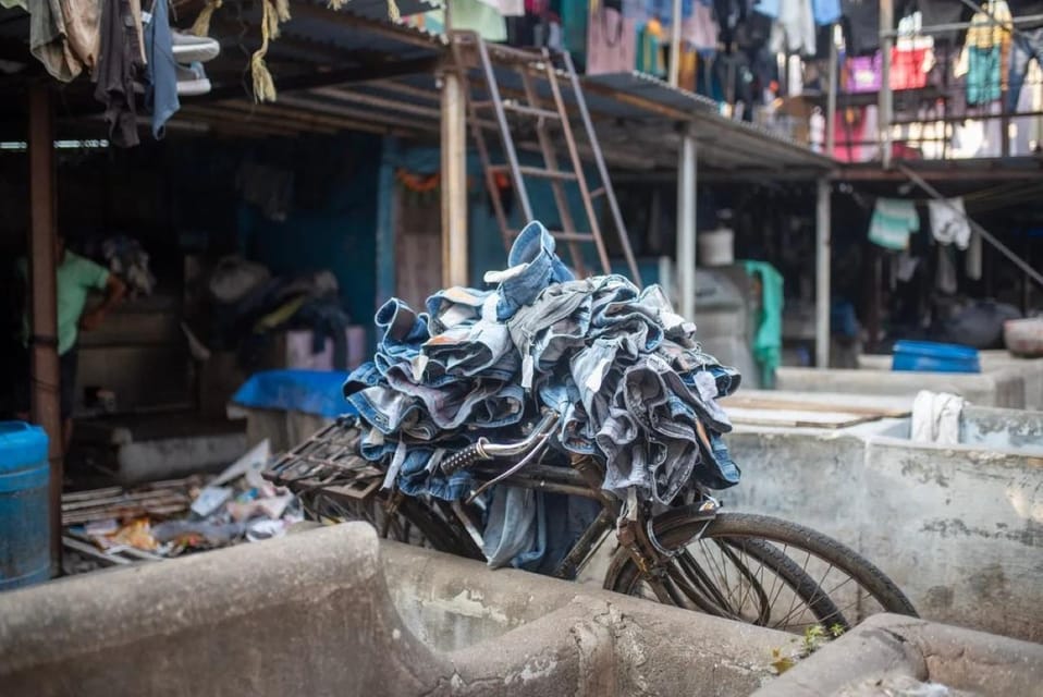 Mumbai: Dharavi Slum and Dhobi Ghat Laundry Tour - Plastic Recycling in Dharavi: Turning Waste Into a System