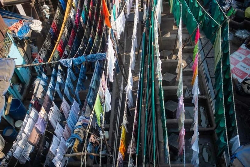 Mumbai: Dharavi Slum and Dhobi Ghat Laundry Tour - Mumbai Local Train for 15 Minutes: Fast, Familiar, and Useful