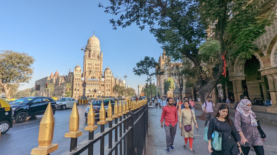 Mumbai: Dharavi Slum, DhobiGhat, and Dabbawallas Tour - Dharavi Walking Tour: What You’ll See and How to Handle It Respectfully