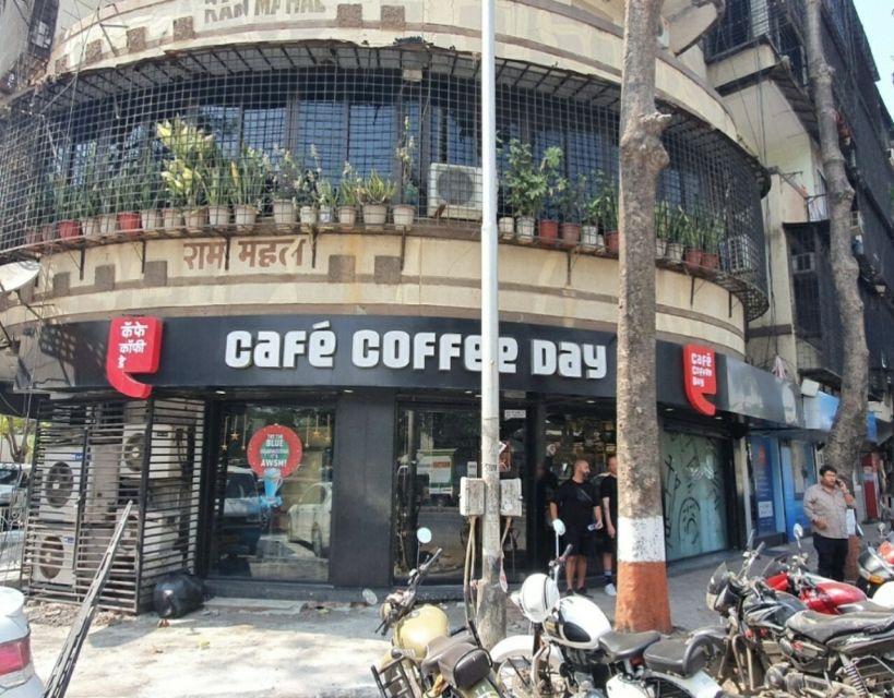 Mumbai: Dharavi Slum Slumdog Millionaire Tour with a Local - Pottery factory stop: the trip’s useful ending point