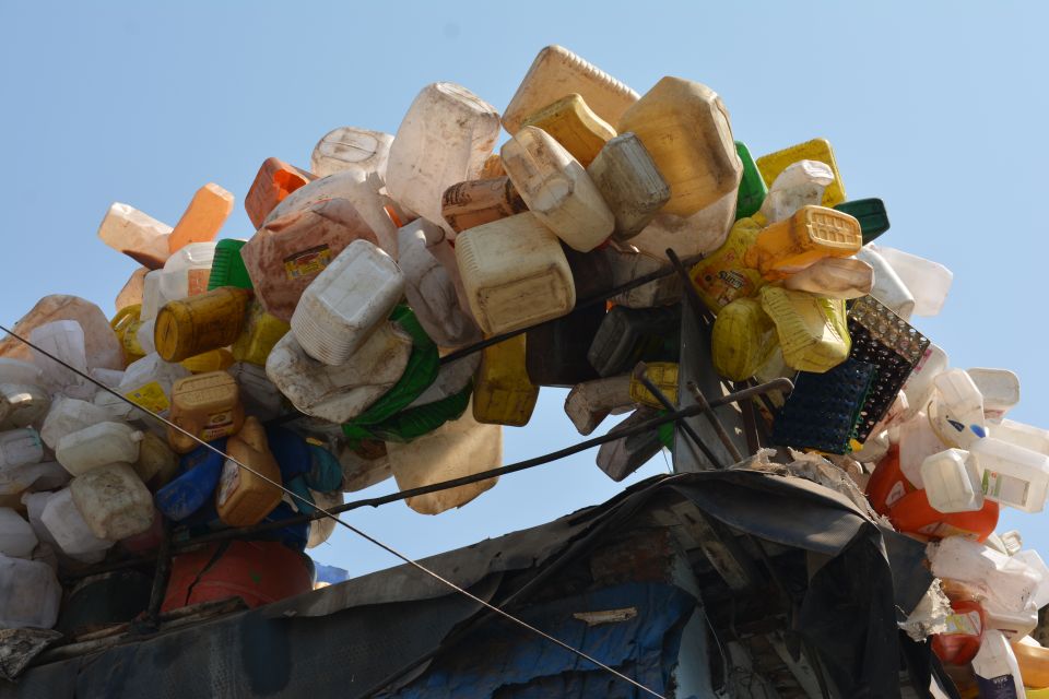Mumbai: Dharavi Slum Tour with Dhobi Ghat (Open-Air Laundry) - Market streets, textiles, and why the shopping feels different