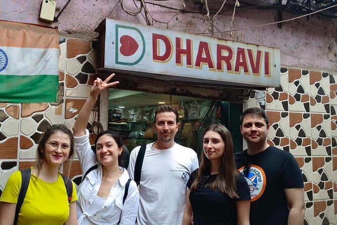 Mumbai: Dhobi Ghat Laundry & Dharavi Slum Tour with a Local - Meeting at Third Wave Coffee and How the Tour Starts Smoothly