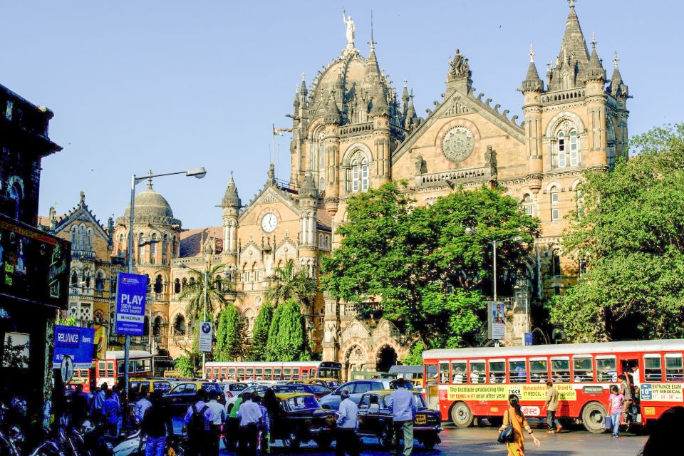 Mumbai: Full-Day Private Sightseeing Tour - Dhobi Ghat and the open-air laundry that runs on community