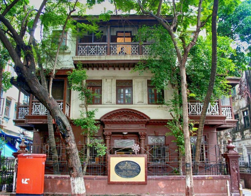 Mumbai: Guided City Sightseeing Tour - Hanging Gardens and Dhobi Ghat: Views plus everyday labor