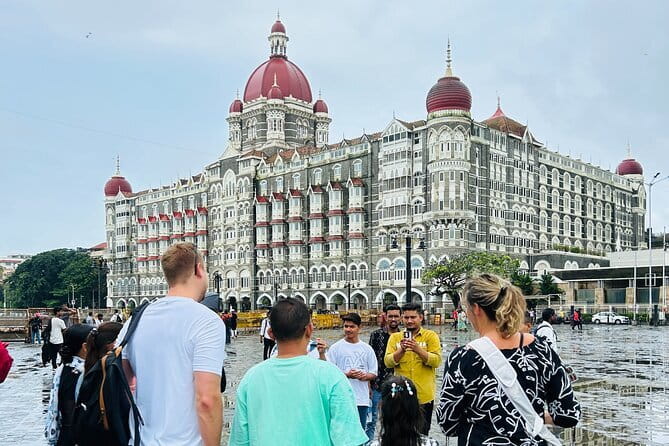 Mumbai Highlight : Exclusive Private Luxury Sightseeing Tour - University of Mumbai and Bombay High Court: Big Institutions, Smart Observations