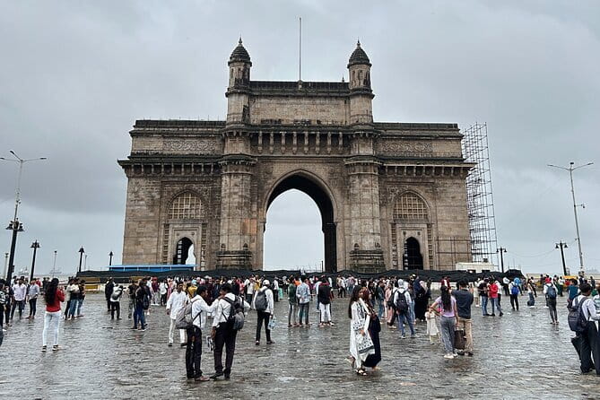 Mumbai Highlight : Exclusive Private Luxury Sightseeing Tour - Gateway of India, Dhobi Ghat, and Oval Maidan: First Stops, Clear Context