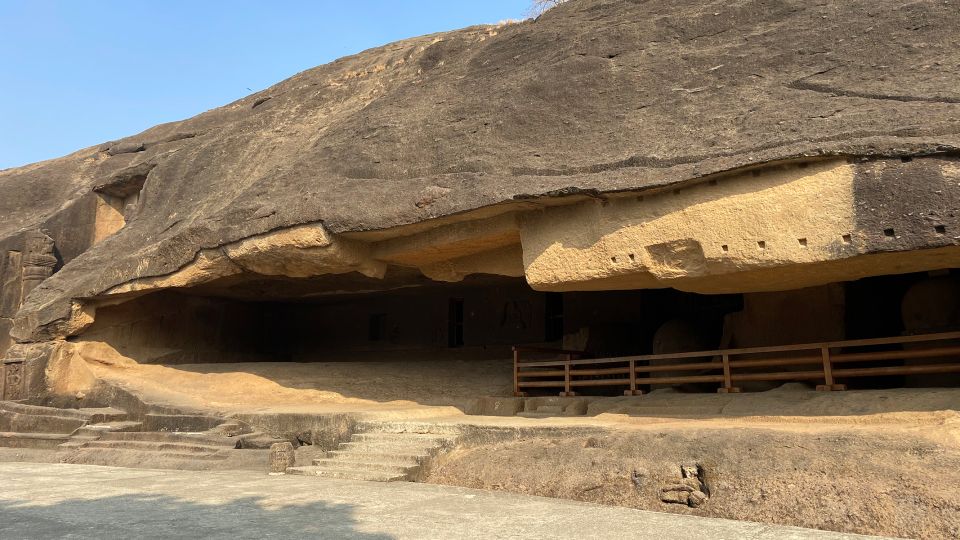 Mumbai: Kanheri Caves and The Golden Pagoda Temple - From Mumbai traffic to a quieter world in Sanjay Gandhi National Park