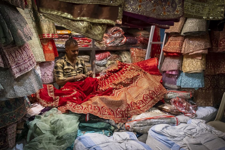 Mumbai: Local Markets & Temples Tour - Zaveri Bazaar: a quick lane-market stop that keeps the tour moving