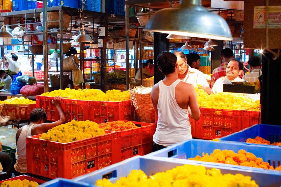 Mumbai: Local Transport & Dabbawallah Tour - Chor Bazaar: flea-market energy and bargaining reality