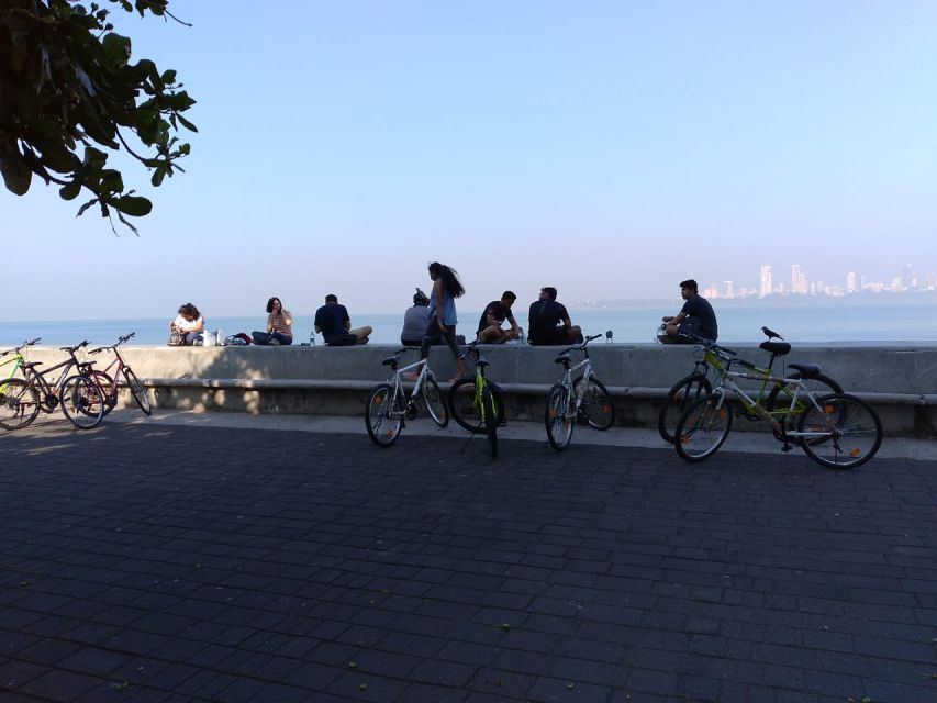 Mumbai: Morning Bicycle Tour - CSMT UNESCO stop: Victoria Terminus without the rushing