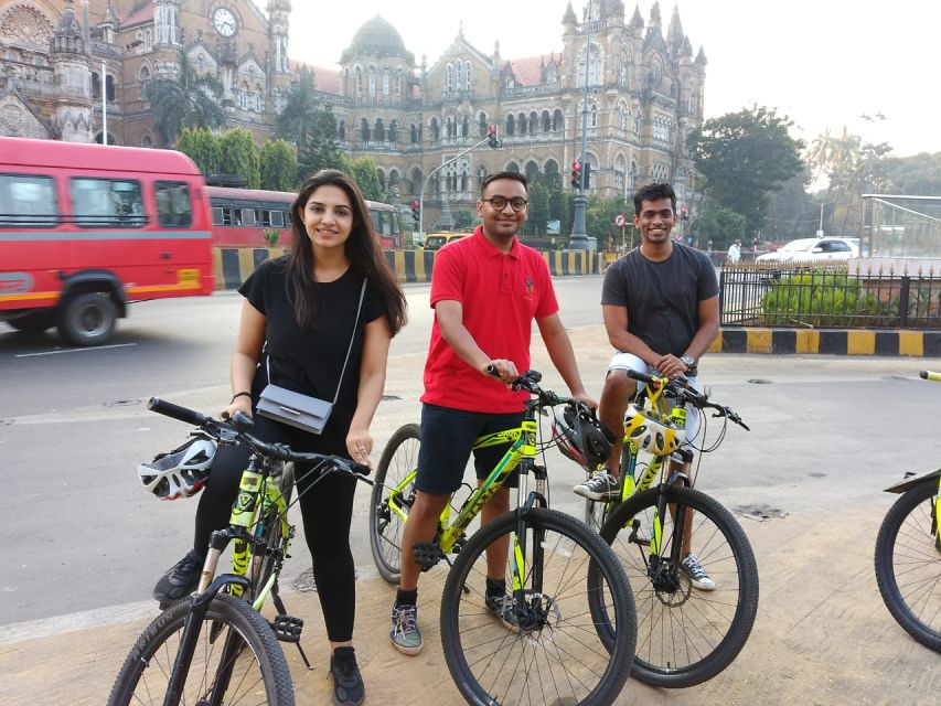 Mumbai: Morning Bicycle Tour - Marine Drive on two wheels: breakfast with the Arabian Sea breeze