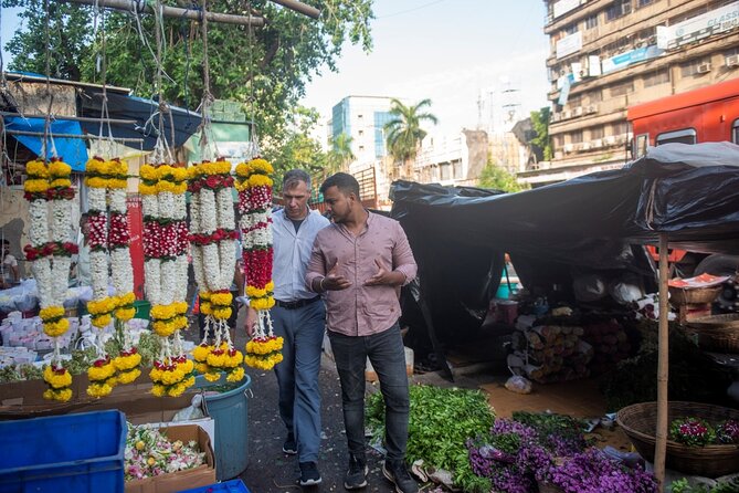 Mumbai Morning Market Tour of Flowers, Fish, and More - Dadar Flower Market: Color, Fragrance, and Purpose
