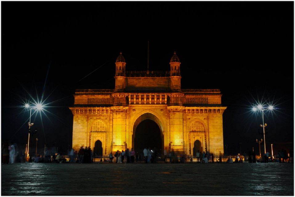 Mumbai Night Tour - Friends Colony Pickup and the Air-Conditioned Ride