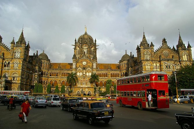Mumbai Private Full-Day Sightseeing Tour - Taj Mahal Palace, David Sassoon Library, and Kala Ghoda: colonial silhouettes and creative streets