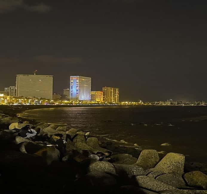 Mumbai: Private Night Sightseeing Tour with Pickup & Drop - Colaba and Fort area: wrapping up with classic Mumbai neighborhoods