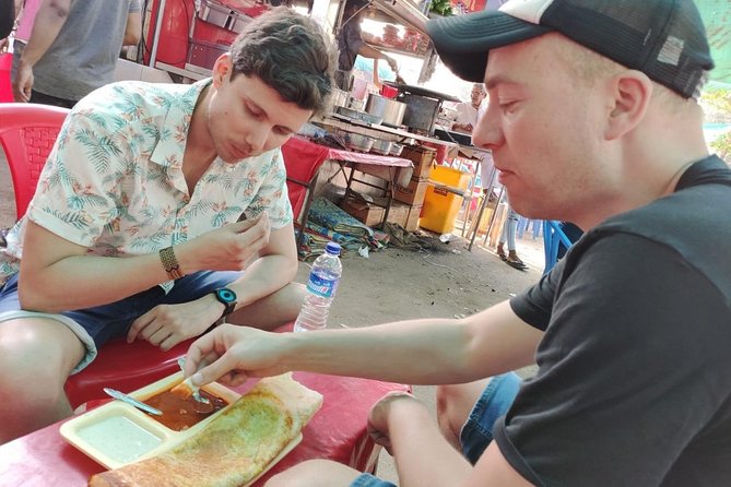 Mumbai Street Food Safari - Taj Icecream in Bohri Mohalla: Haji Tikka and century-old hand-churned ice cream